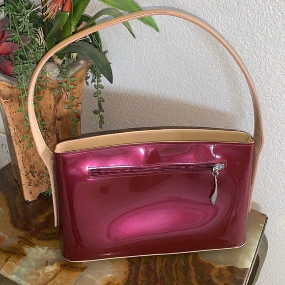 BEIJO top handle bag, maroon patent leather, tan trim, silver feet, zipper top. - Picture 3 of 17